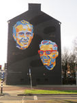 829244 Gezicht op de zijgevel van een flat aan de Thomas à Kempisweg te Utrecht, met een muurschildering van de ...